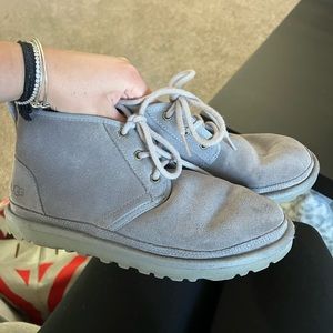 Uggs mens/women’s sneakers size 7/9. Soo cute